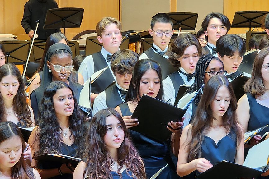 Peddie’s orchestra and chorus came together to host a music concert on November 11 at Ding Music Hall.